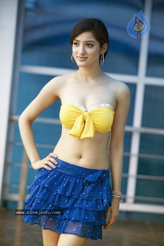 Richa Panai Hot Portfolio - 14 / 17 photos