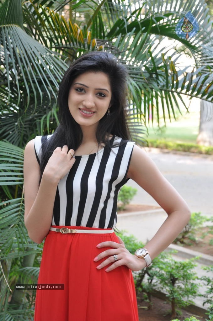 Richa Panai Latest Gallery - 31 / 96 photos