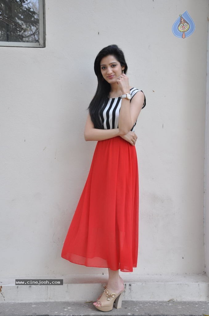 Richa Panai Latest Gallery - 38 / 96 photos