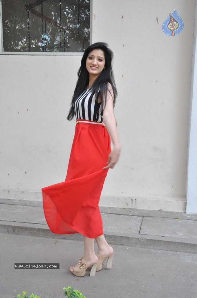 Richa Panai Latest Gallery - 41 / 96 photos