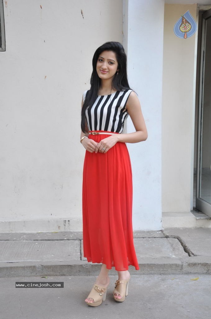 Richa Panai Latest Gallery - 57 / 96 photos