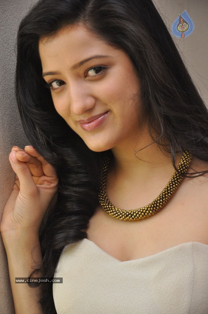 Richa Panai Latest Images - 27 / 89 photos