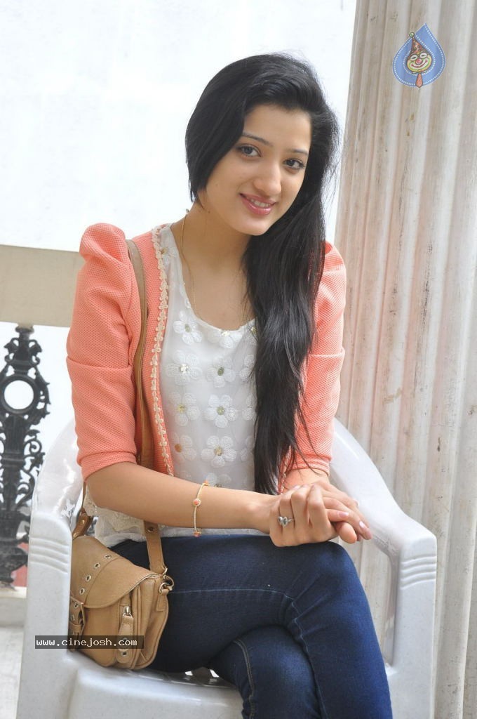 Richa Panai Latest Photos - 32 / 90 photos