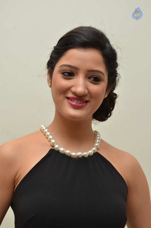 Richa Panai Latest Photos - 28 / 42 photos