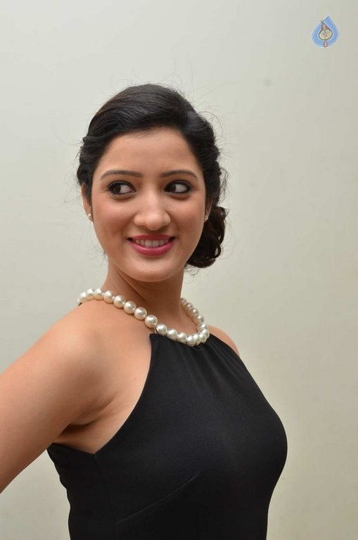 Richa Panai Latest Photos - 30 / 42 photos
