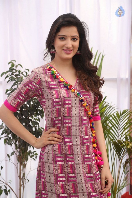 Richa Panai Latest Pics - 28 / 42 photos