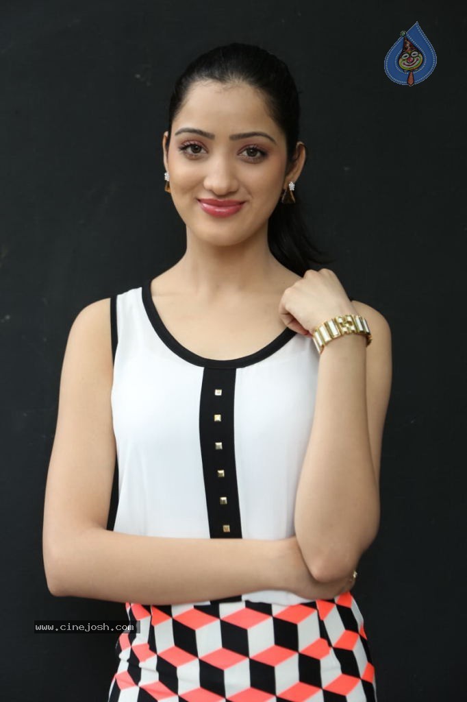 Richa Panai Latest Pics - 30 / 69 photos