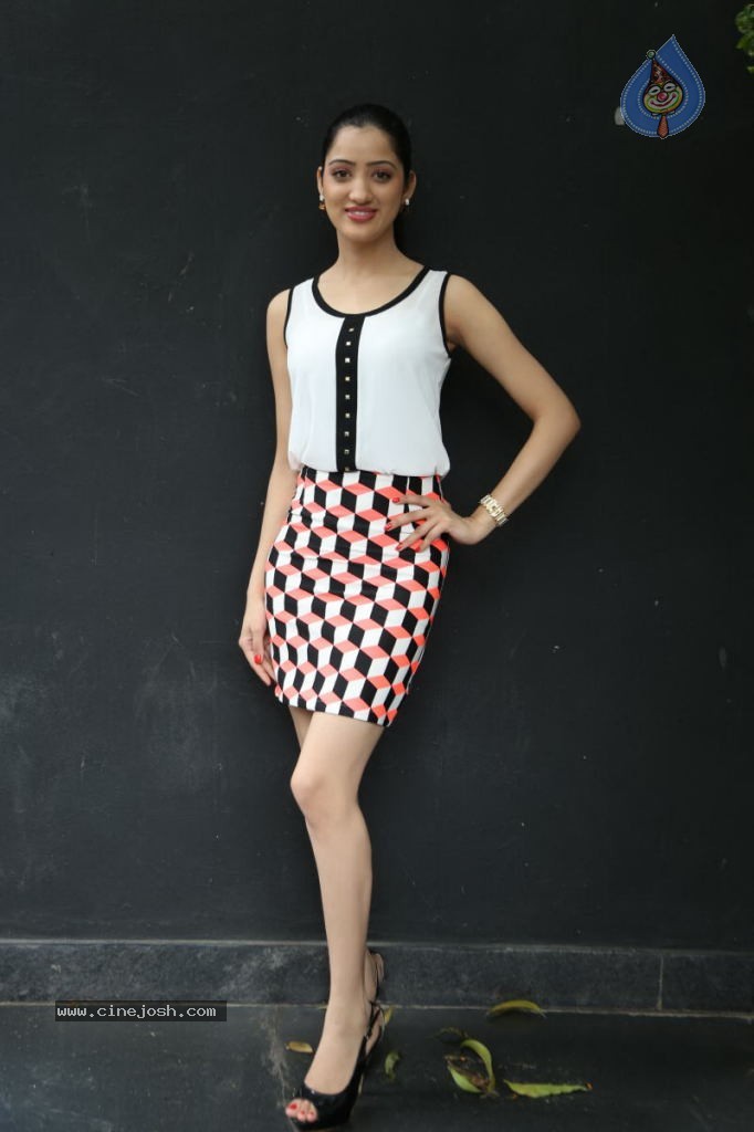 Richa Panai Latest Pics - 33 / 69 photos