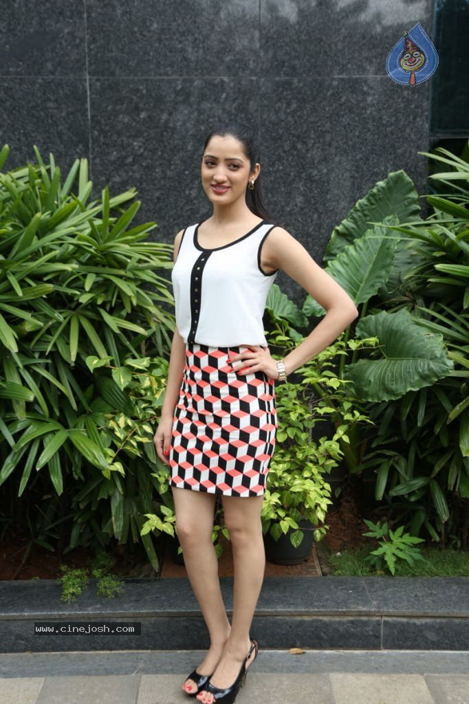 Richa Panai Latest Pics - 36 / 69 photos