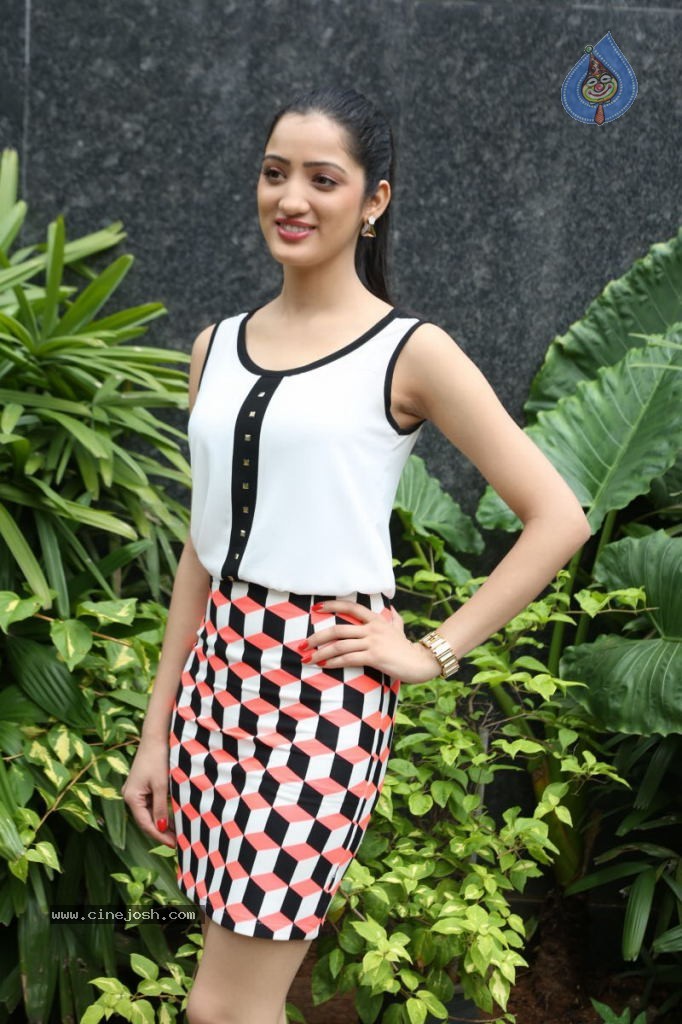 Richa Panai Latest Pics - 60 / 69 photos