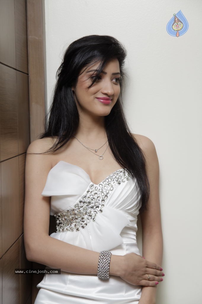 Richa Panai New Hot Stills - 29 / 44 photos