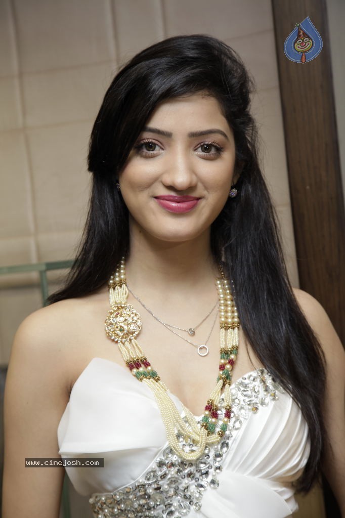 Richa Panai New Hot Stills - 32 / 44 photos