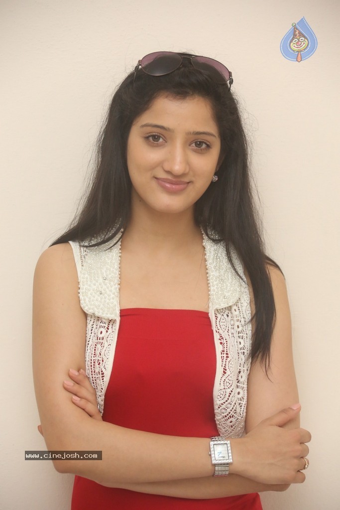Richa Panai New Photos - 38 / 95 photos