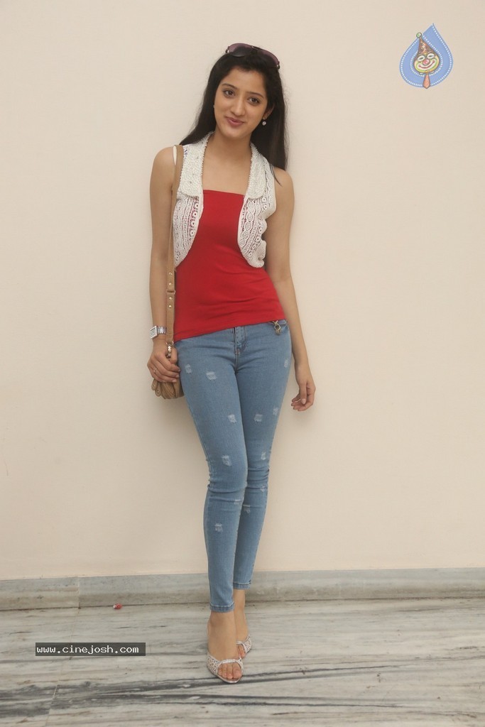 Richa Panai New Photos - 50 / 95 photos
