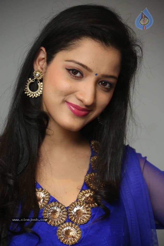 Richa Panai New Photos - 19 / 64 photos
