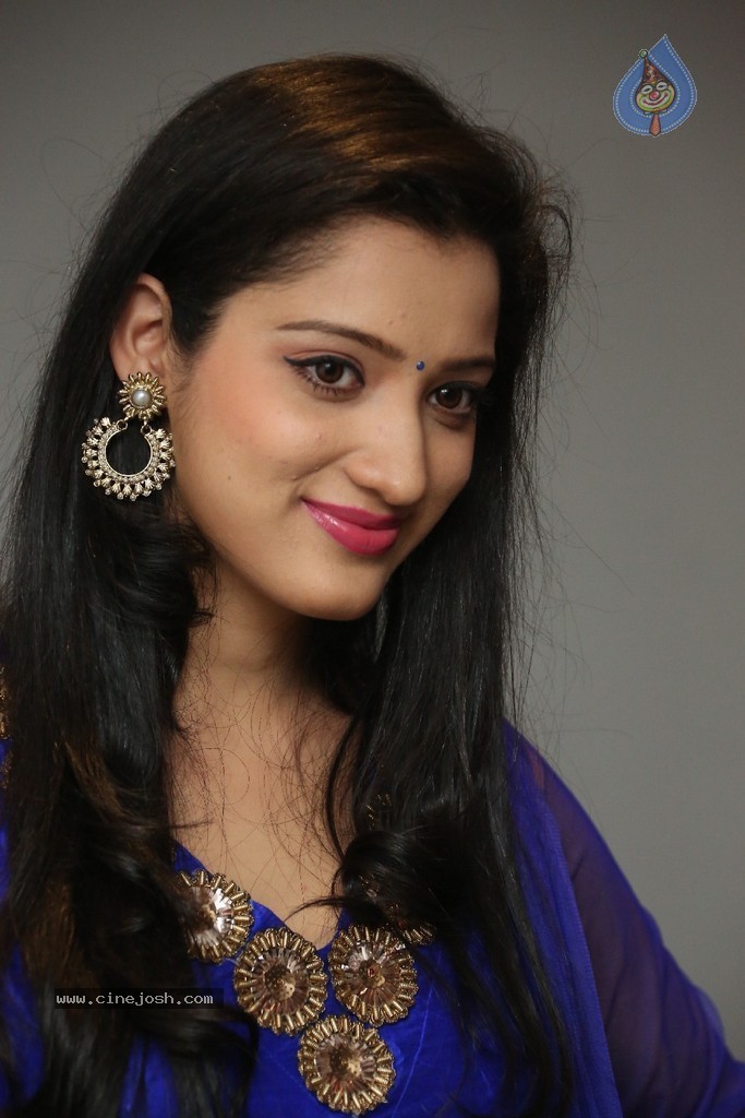 Richa Panai New Photos - 49 / 64 photos