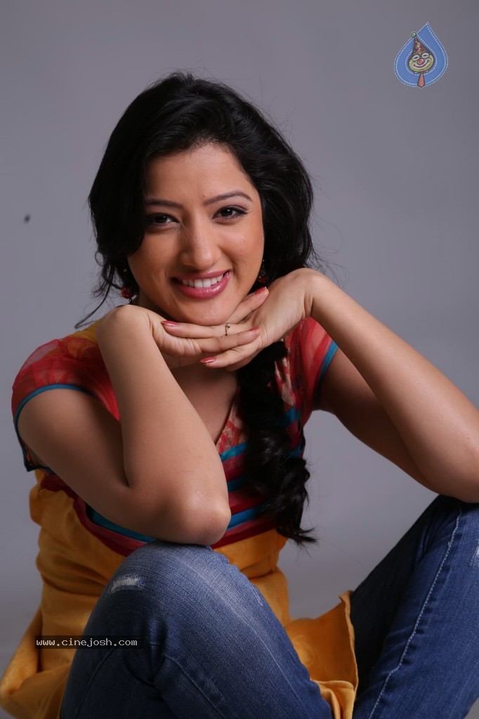 Richa Panai New Pics - 7 / 36 photos