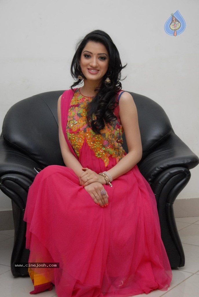 Richa Panai New Stills - 31 / 68 photos
