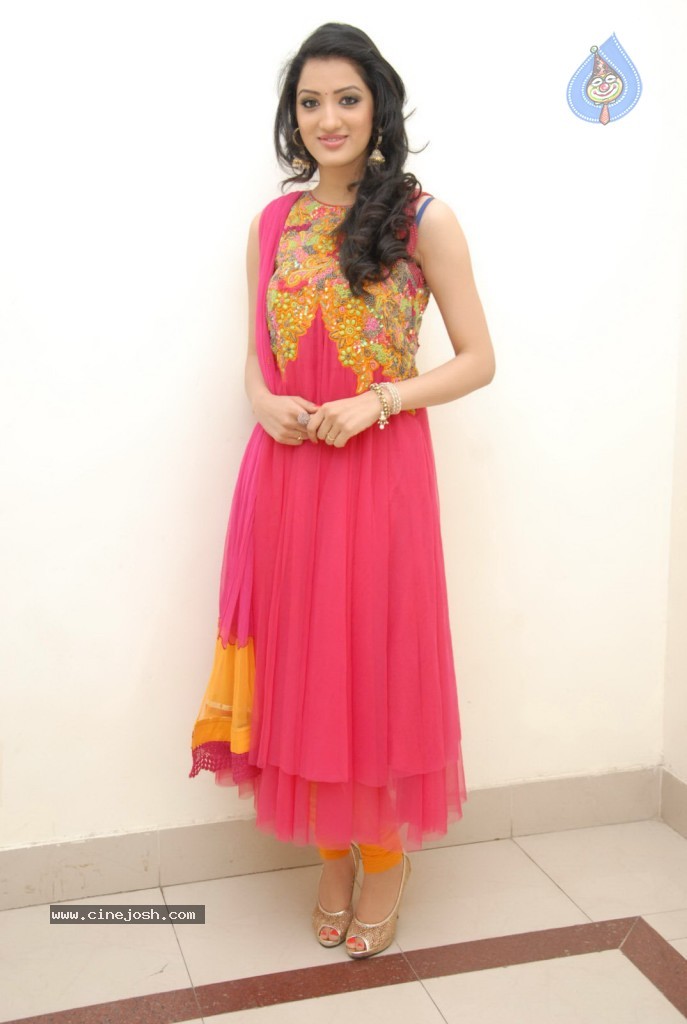 Richa Panai New Stills - 38 / 68 photos