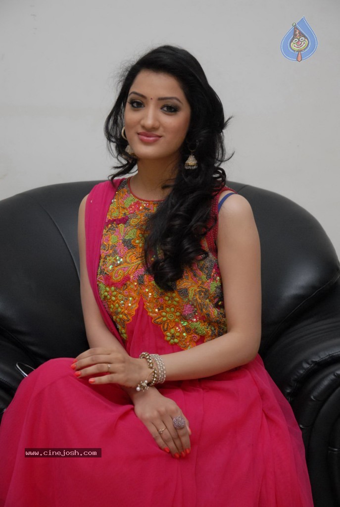 Richa Panai New Stills - 39 / 68 photos