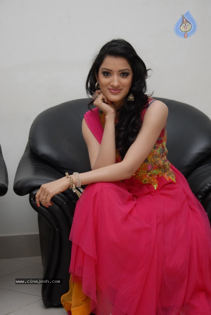 Richa Panai New Stills - 48 / 68 photos