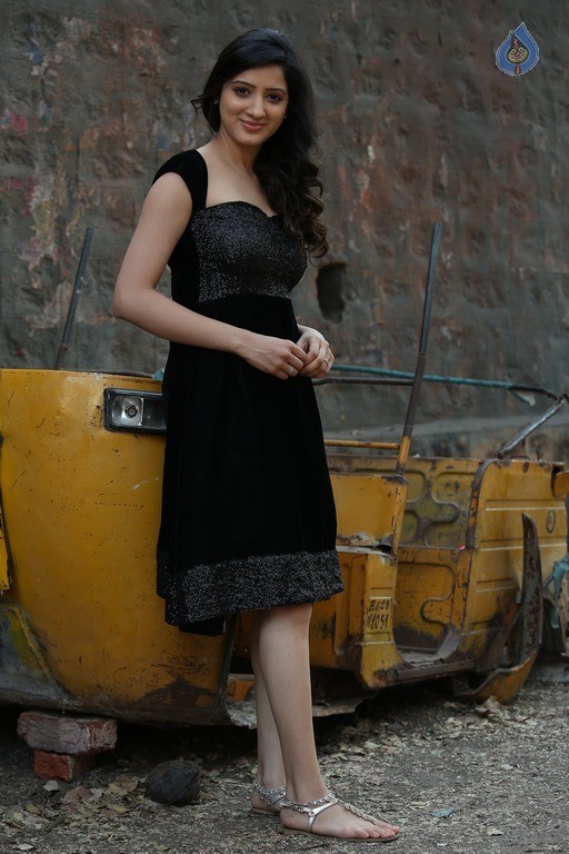 Richa Panai Pics In Rakshaka Bhatudu - 5 / 21 photos