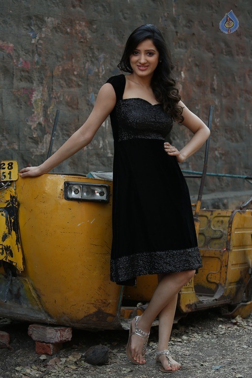 Richa Panai Pics In Rakshaka Bhatudu - 6 / 21 photos