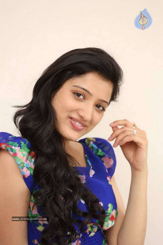 Richa Panai Stills - 23 / 85 photos