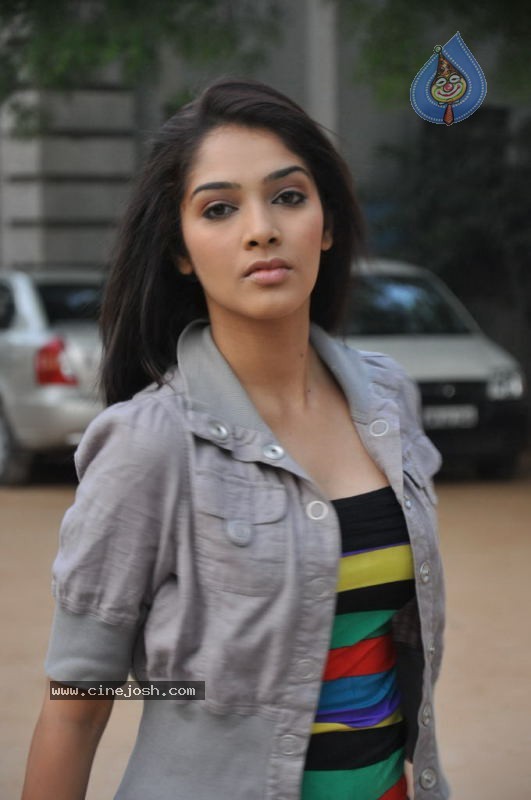 Rithika Latest Stills - 22 / 63 photos