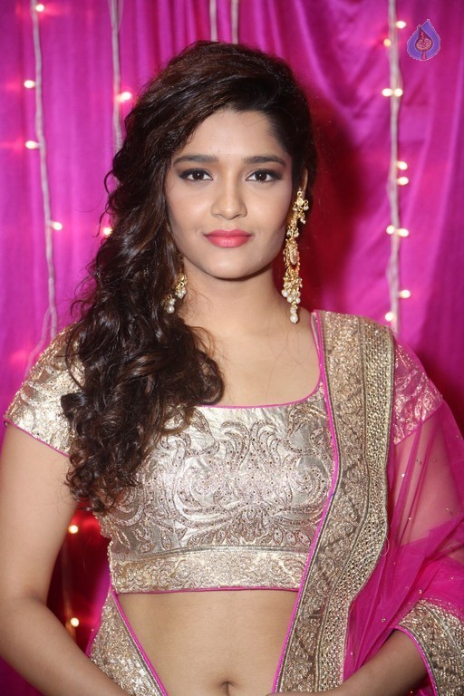 Ritika Singh at Zee Telugu Apsara Awards - 30 / 33 photos
