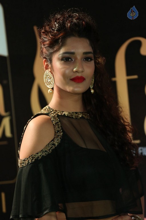Ritika Singh Images at IIFA Utsavam 2017 - 10 / 21 photos