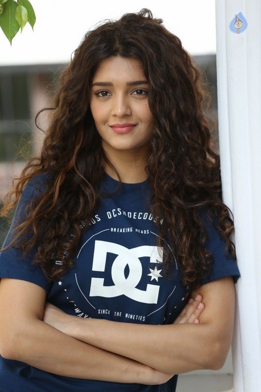 Ritika Singh Latest Photos - 7 / 34 photos