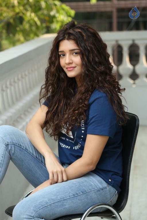 Ritika Singh Latest Photos - 8 / 34 photos