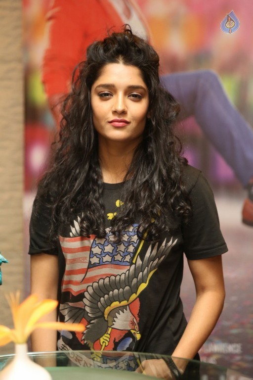 Ritika Singh Latest Photos - 5 / 34 photos