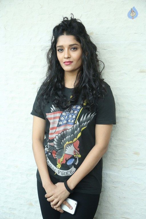 Ritika Singh Latest Photos - 8 / 34 photos