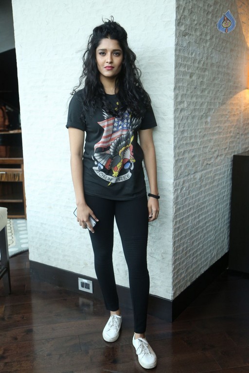Ritika Singh Latest Photos - 16 / 34 photos