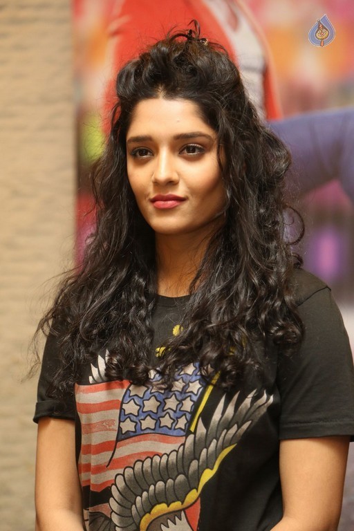 Ritika Singh Latest Photos - 17 / 34 photos
