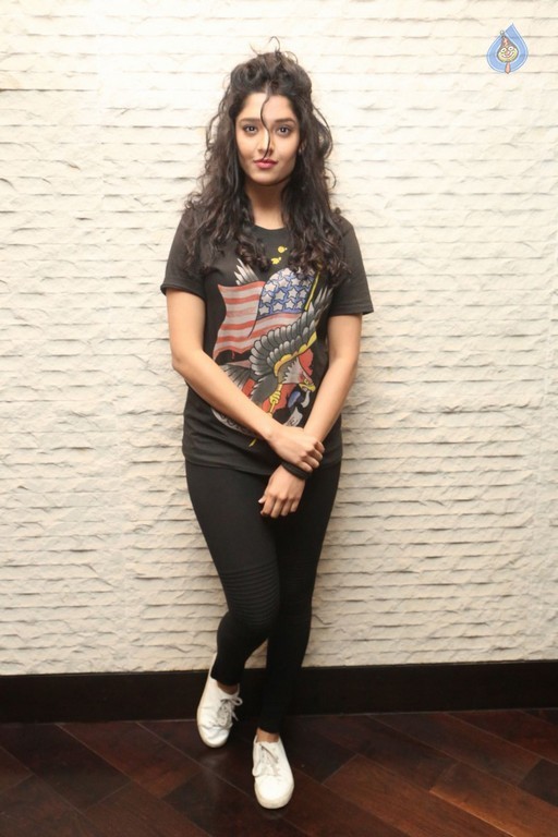 Ritika Singh Latest Photos - 25 / 34 photos
