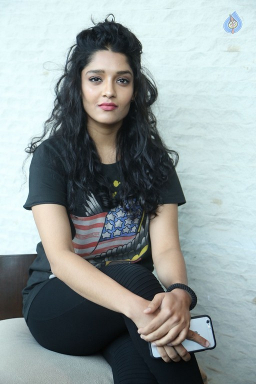 Ritika Singh Latest Photos - 30 / 34 photos