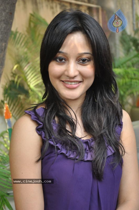 Ritu Barmecha Photos - 37 / 105 photos