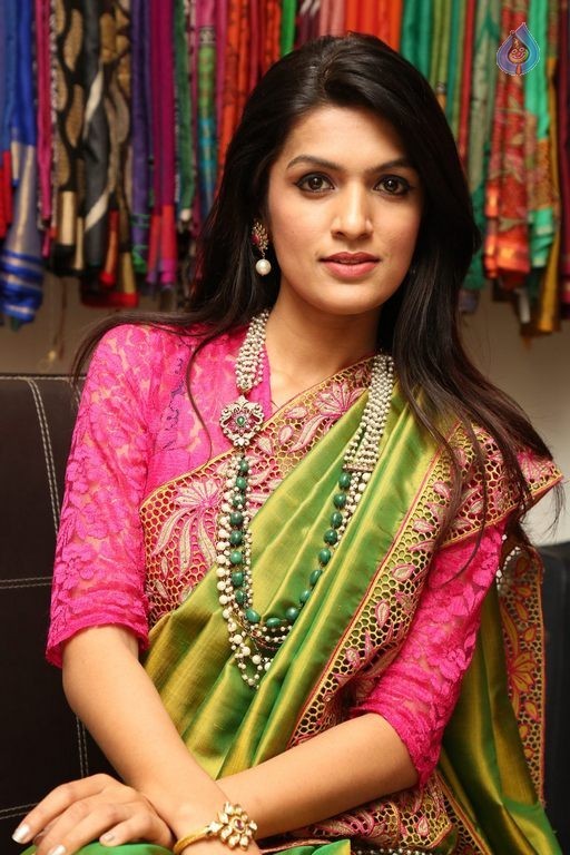 Ritu Biradar Images  - 22 / 38 photos