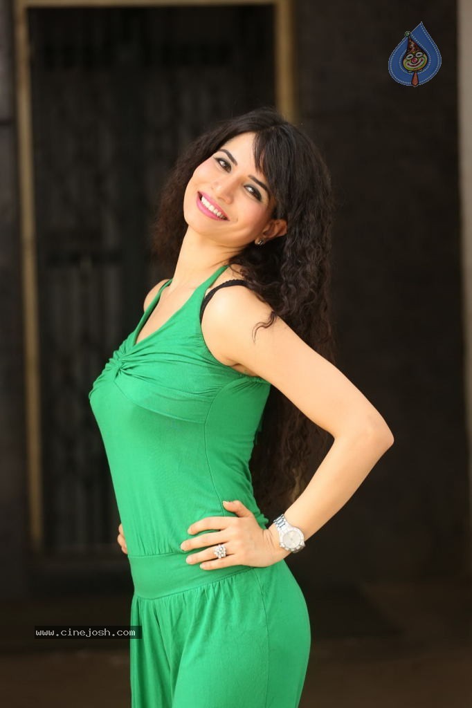 Ritu New Stills - 53 / 146 photos