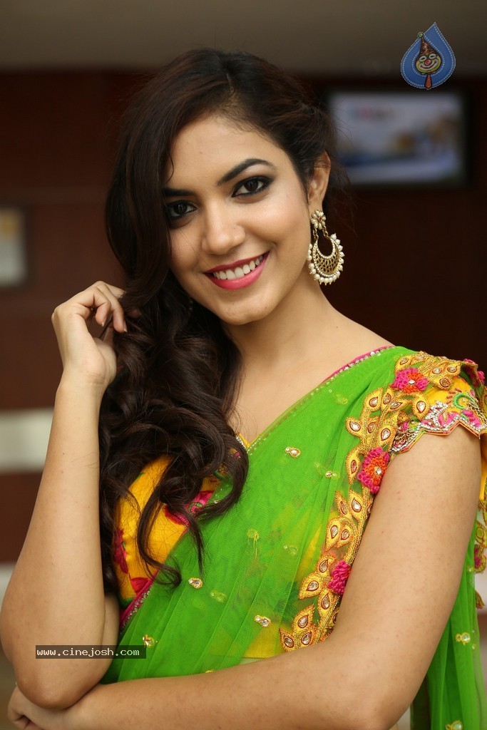 Ritu Varma Cute Stills - 43 / 120 photos
