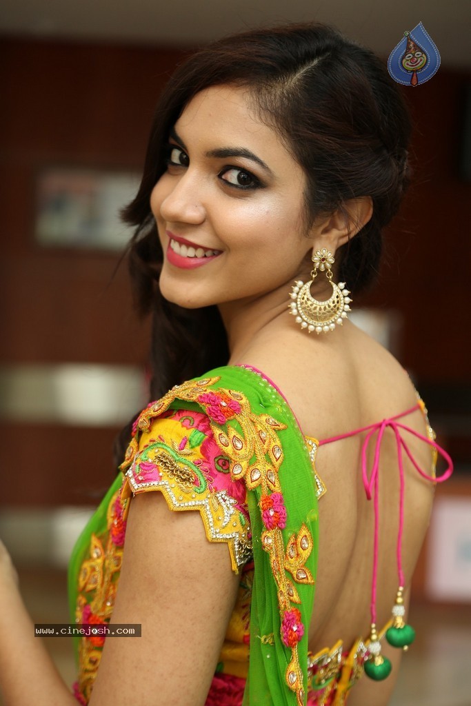 Ritu Varma Cute Stills - 65 / 120 photos