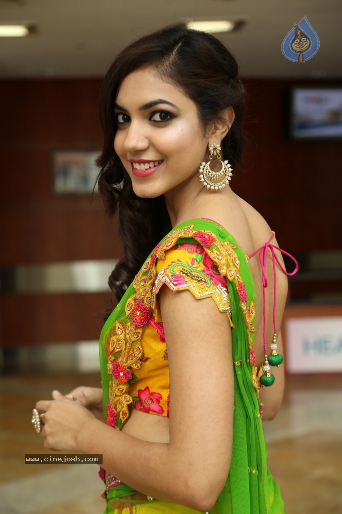 Ritu Varma Cute Stills - 73 / 120 photos
