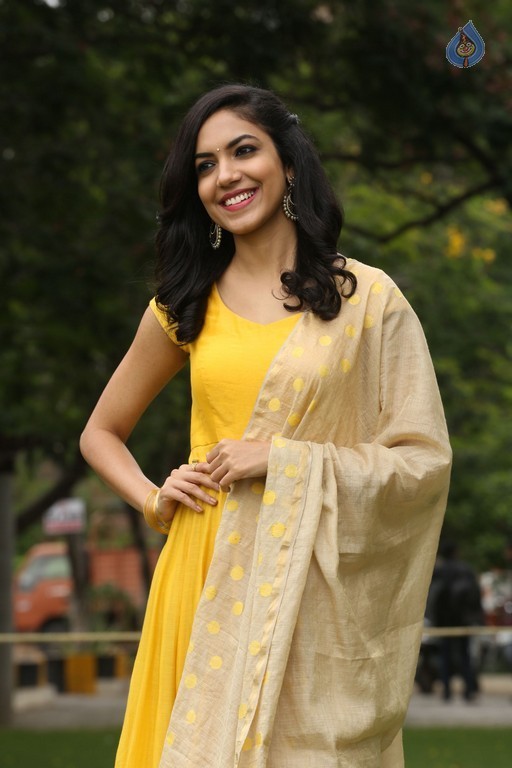 Ritu Varma New Gallery - 12 / 42 photos