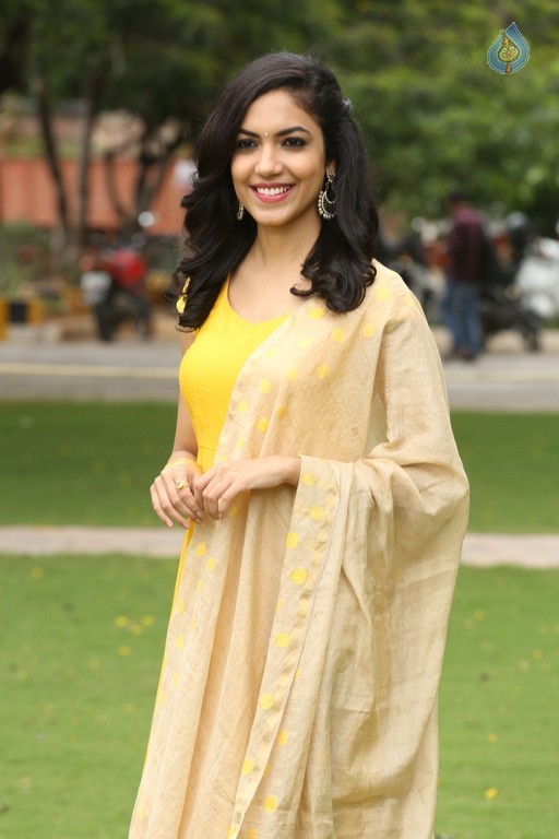 Ritu Varma New Gallery - 24 / 42 photos