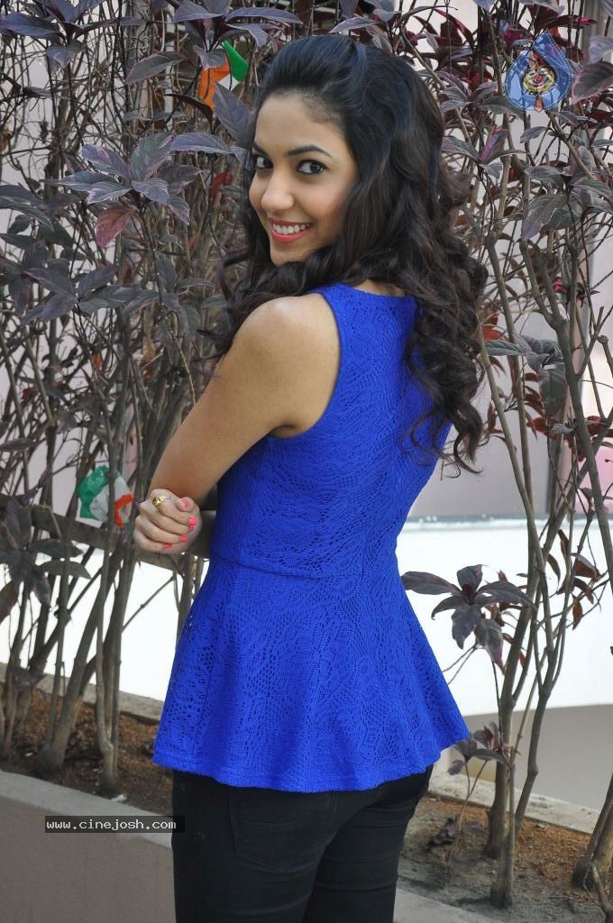 Ritu Varma New Images - 38 / 62 photos