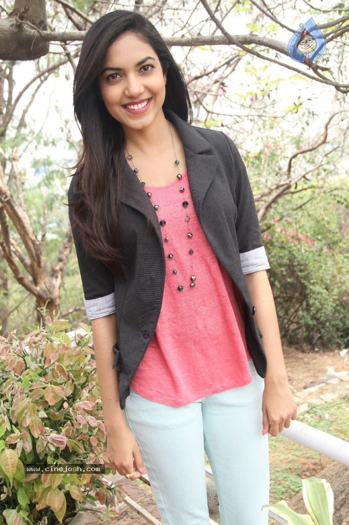 Ritu Varma New Photos - 17 / 61 photos