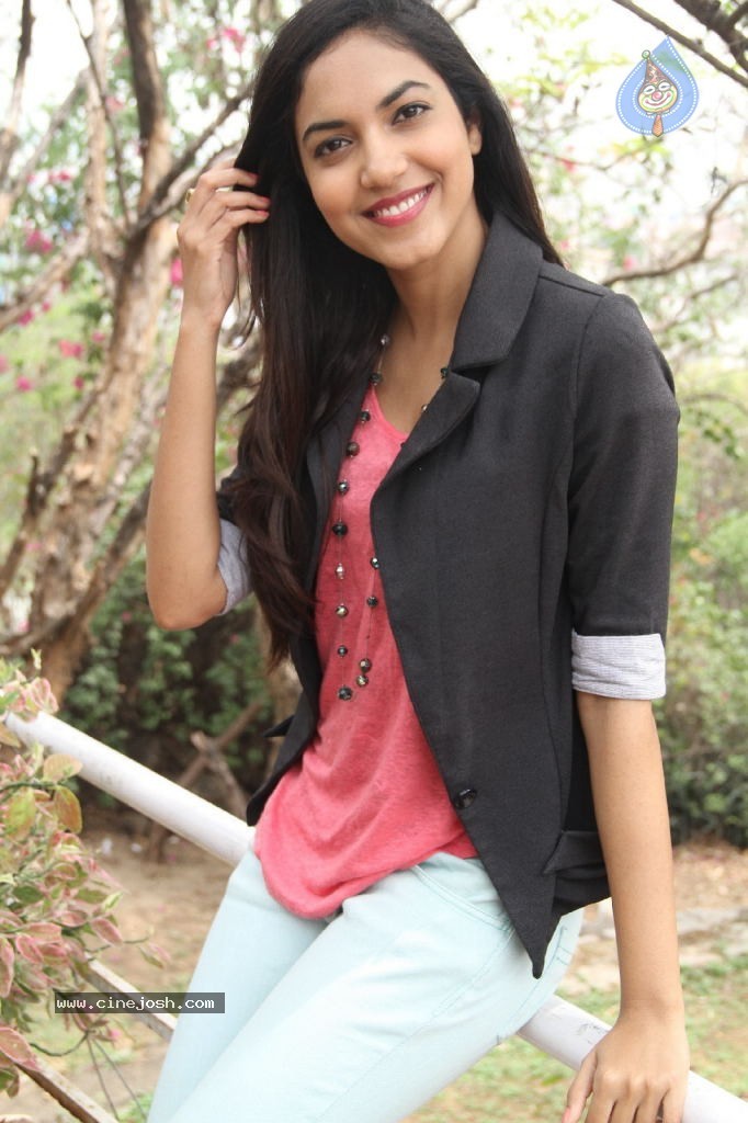 Ritu Varma New Photos - 20 / 61 photos